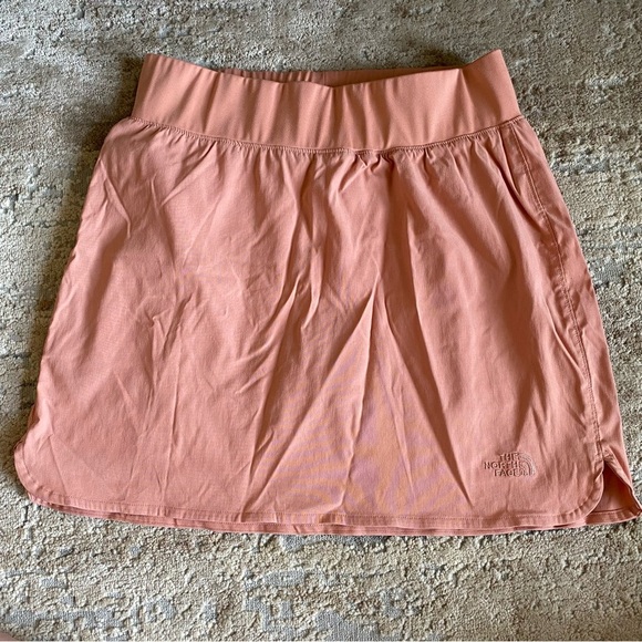 The North Face Never Stop Wearing Rose Dawn Running Skort Skirt Athletic Hiking - Picture 1 of 10